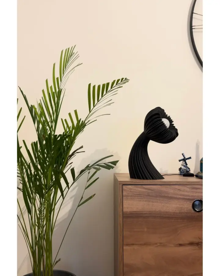 Sola Siyah Spiral Abajur